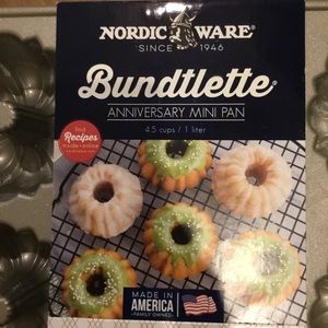 Nordic Ware Bundtlette Pan for baking, 6 Cup,